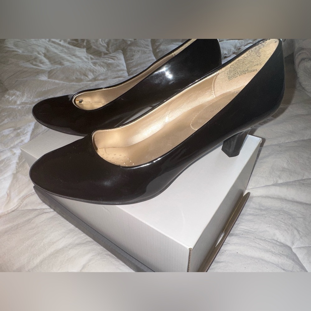 Black short heels.